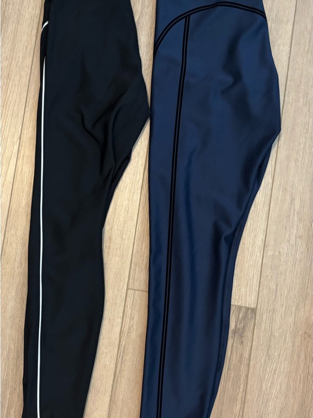 ALO Yoga Black & Navy High-Rise Leggings with Contrast Piping